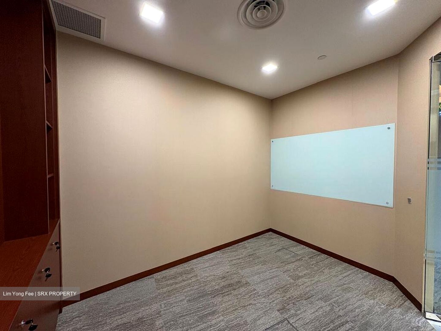 Samsung Hub (D1), Office #566797081